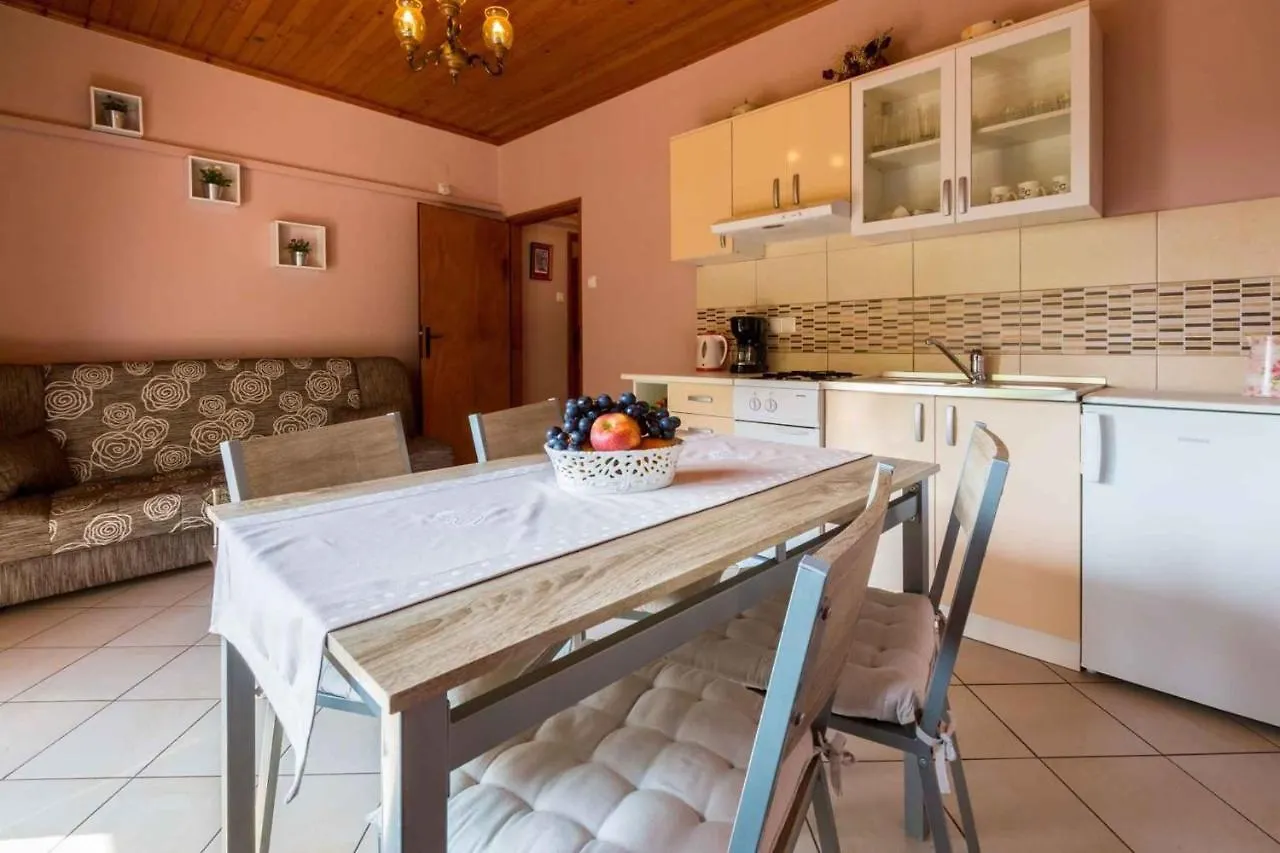 One-Bedroom Apartment In Crikvenica XVIII Dramalj