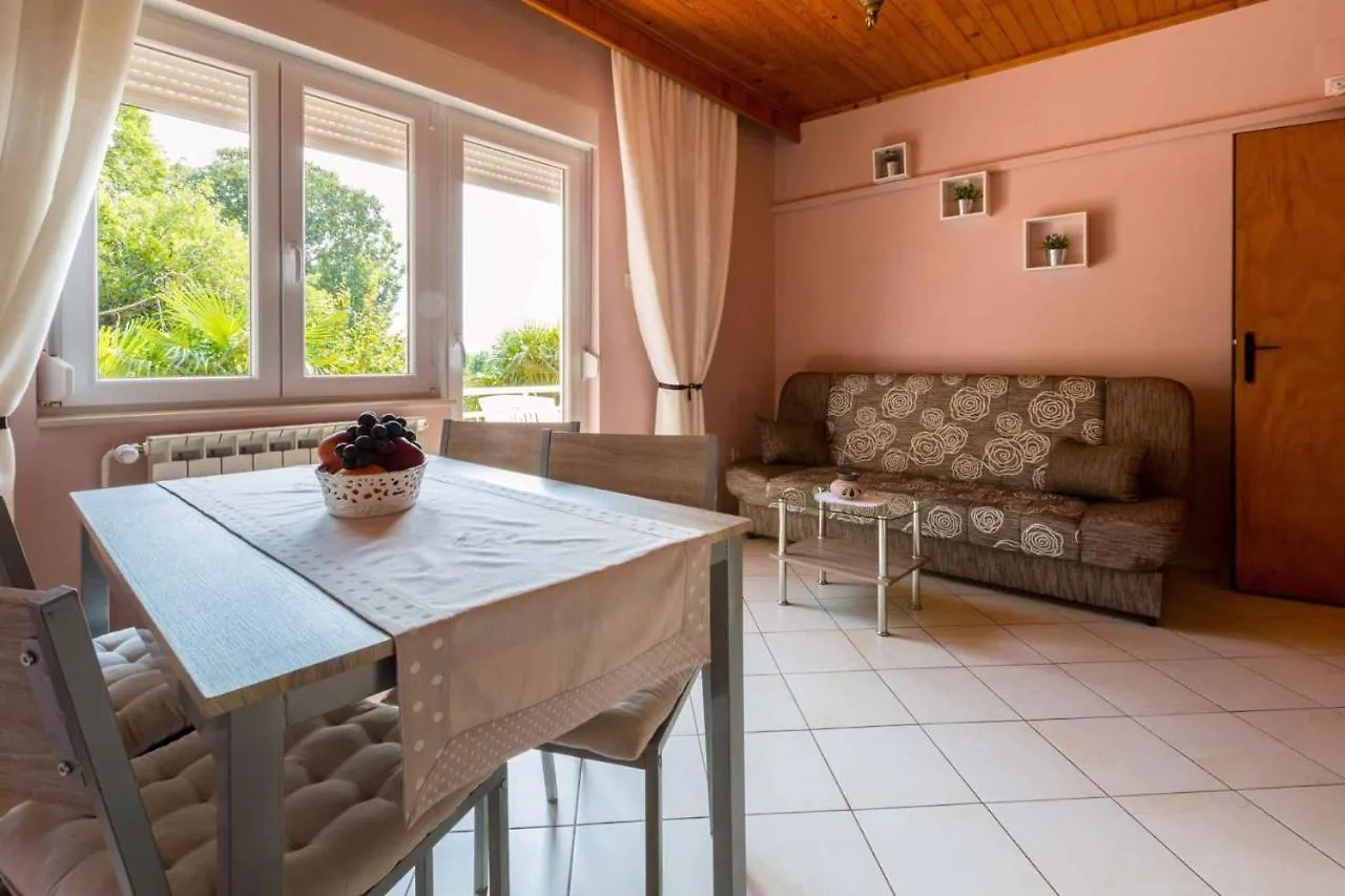 One-Bedroom Apartment In Crikvenica XVIII ドラマリ