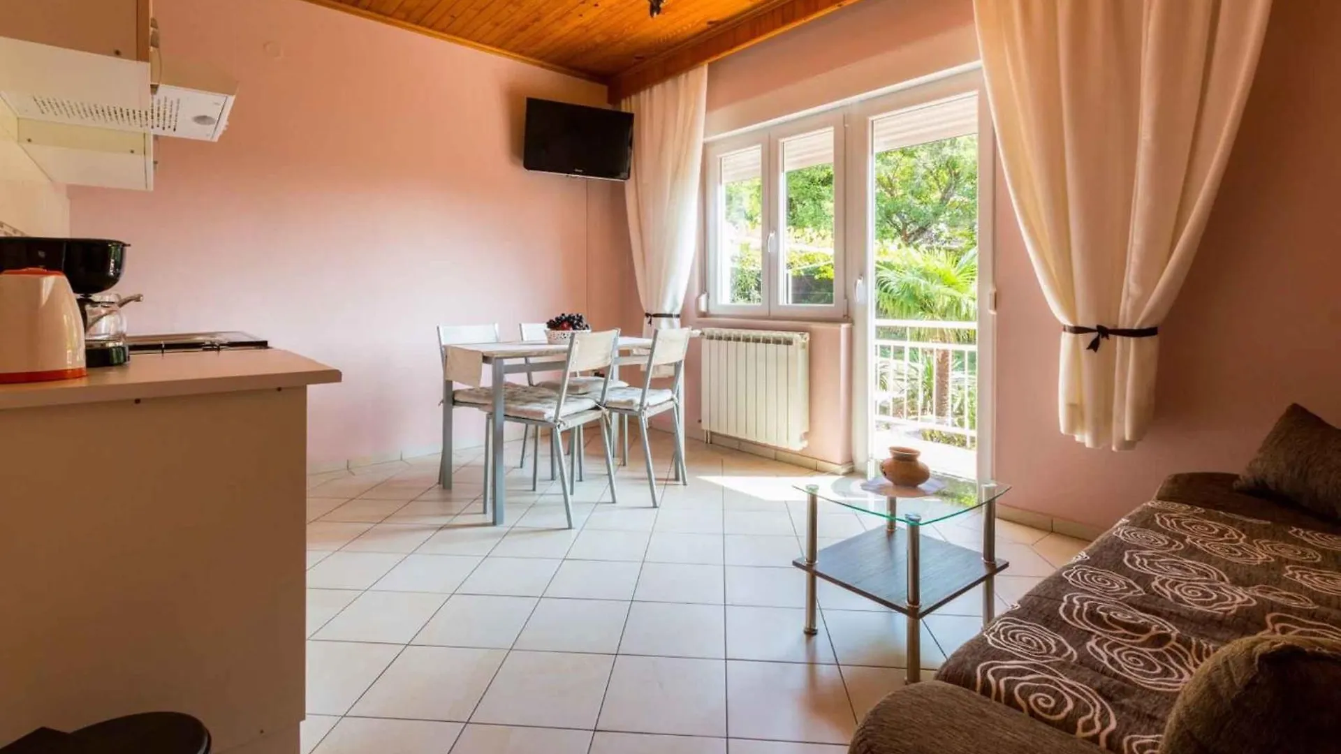 One-Bedroom Apartment In Crikvenica XVIII Dramalj